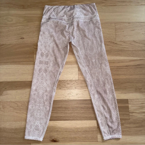 Varley Size M Pink Biona Tight Stone Snake size M 7/8 length - Picture 11 of 13